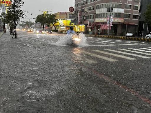 國家警報響 台南永康永大路2段路面一度被淹沒