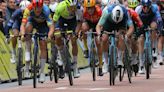 El ciclista danés Mads Pedersen firma la victoria en primera etapa del Dauphiné