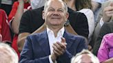 Bundeskanzler Scholz besucht EM-Finale