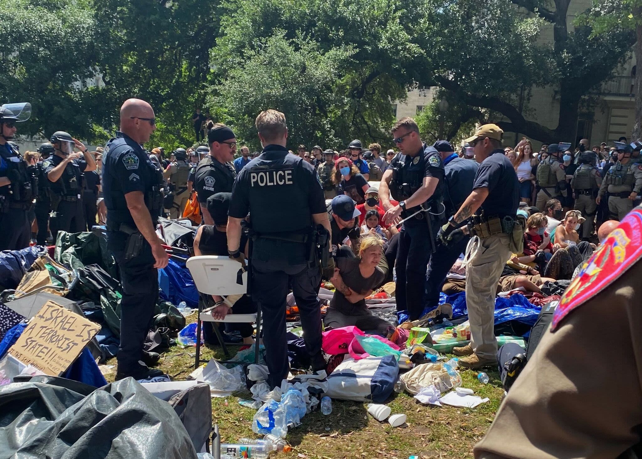 Over 70 arrested at UT-Austin protests Monday