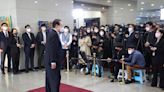 S Korea leader criticized for banning broadcaster from plane