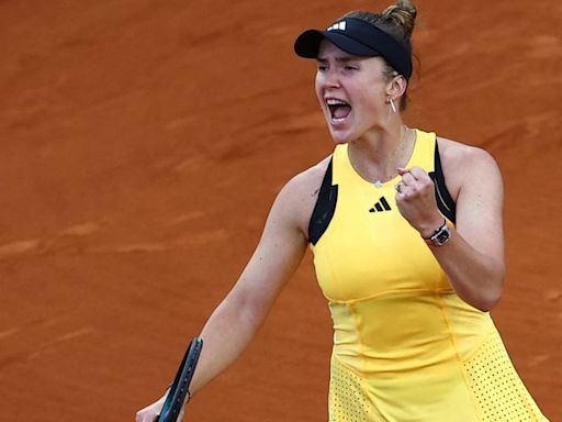 Elina Svitolina secures dramatic come-from-behind victory in Roland Garros opener — video