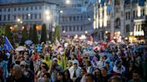Medio millón de georgianos salen a la calle para protestar contra una ley que abre la puerta a ilegalizar a opositores locales