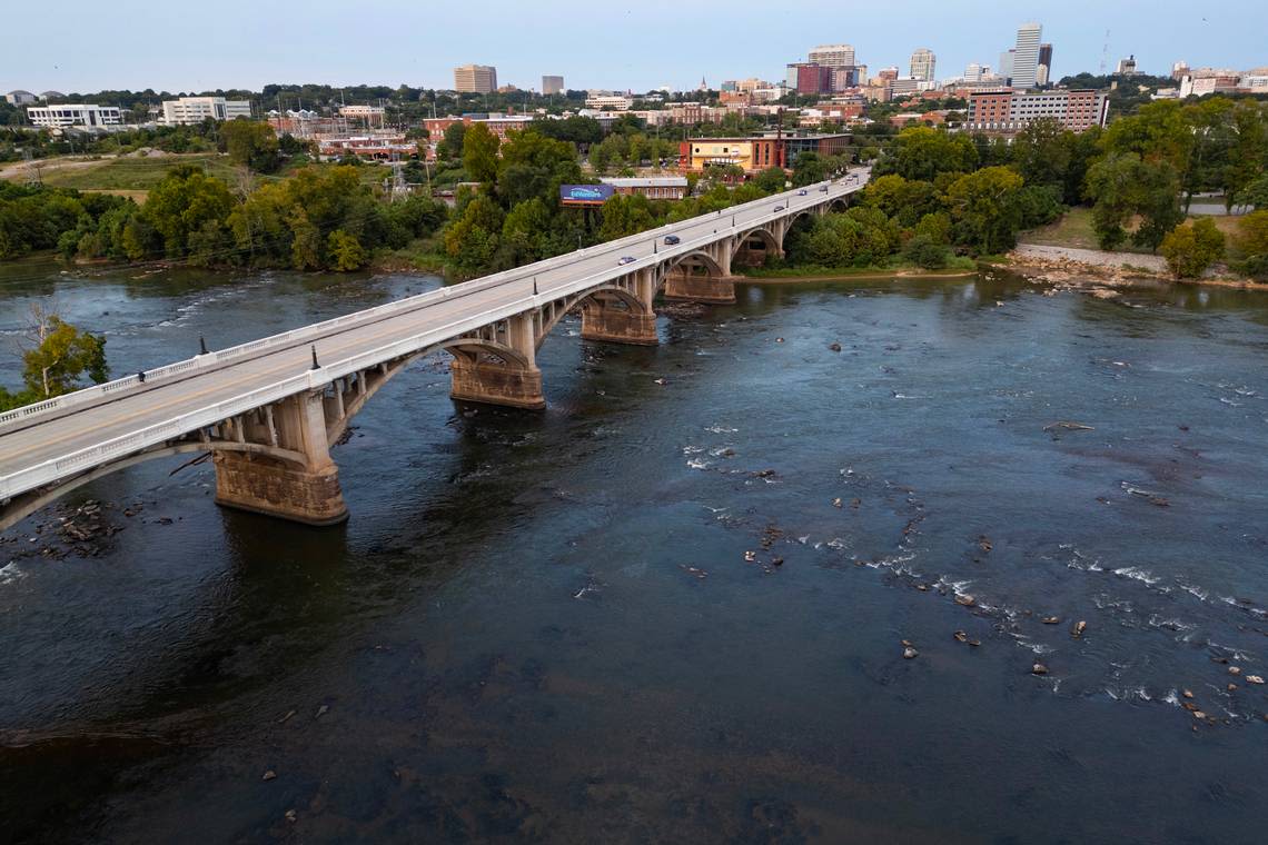 Gervais Street Bridge Dinner canceled. Organizers blame slow permits, SC cities disagree