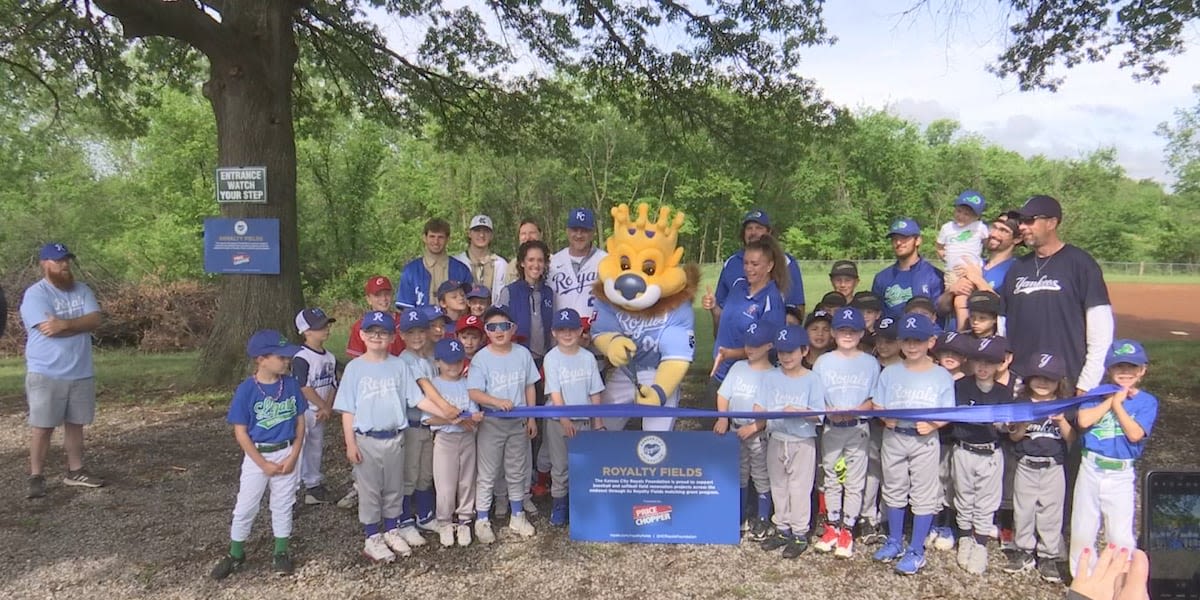 Kansas City Royals Foundation helps rebuild tee ball field in Blue Springs