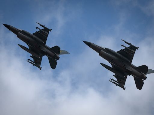 Ukraine seeks retired F-16 pilots to fly its jets while it trains new pilots