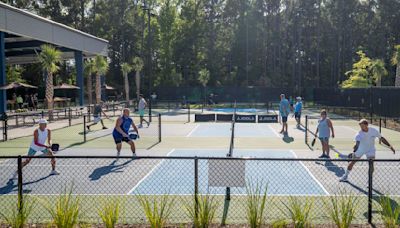 Pickles and pickleball: New Charleston-area restaurant specializes in both