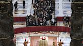 La capilla ardiente de Benedicto XVI abre por segundo día en espera del funeral