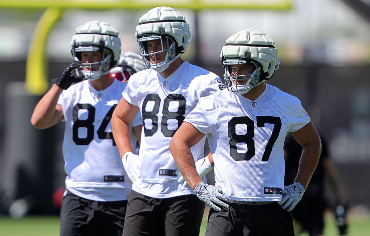 Raiders to rely on young tight ends, expected to run a lot of '12 personnel'