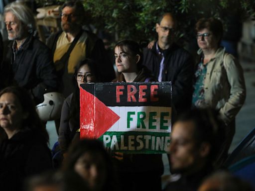 Cientos de universitarios protestan en Atenas contra "el genocidio de Israel" en Gaza