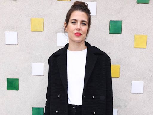 Carlota Casiraghi triunfa en Marsella a golpe de básicos: traje con sello francés y ‘Mary Janes’