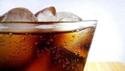 Australia should tax sugary drinks, parliamentary committee recommends
