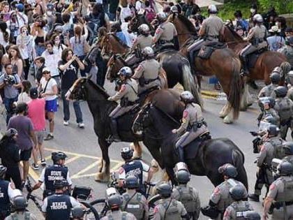 Policía repliega a los estudiantes propalestinos