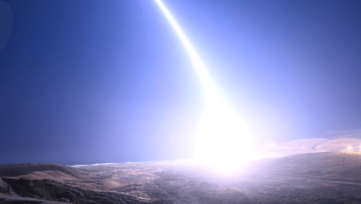 US Air Force Blasts A Nuclear-Capable Missile Over The Pacific In New Video