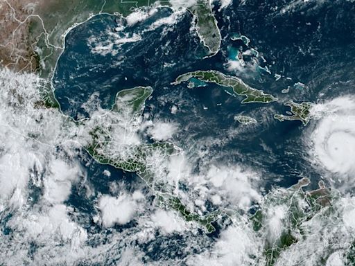 Estos son los estados que suspenderán clases por el Huracán Beryl | El Universal