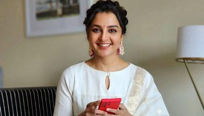 Manju Warrier and Meenakshy start following each other on Instagram