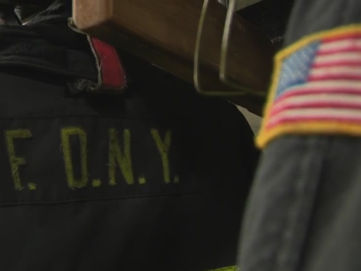 ‘Forrest Gump’ actor Gary Sinise visits Brooklyn firefighters