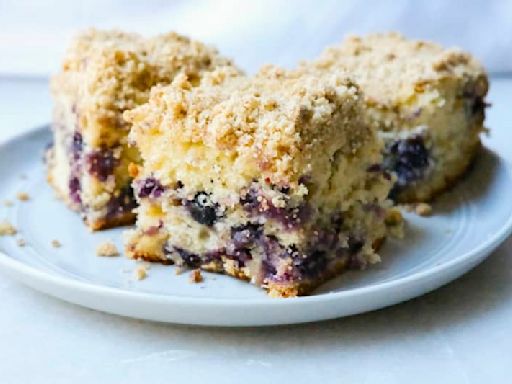 I Tried Jennifer Garner’s "Favorite" Blueberry Buckle