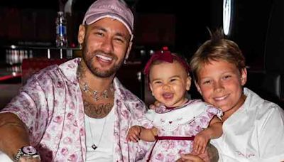 Neymar, Mavie e Davi Lucca combinam looks no Dia dos Pais e encantam a web