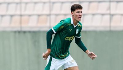 Palmeiras desiste de contratar novo zagueiro e confia em jovens da casa