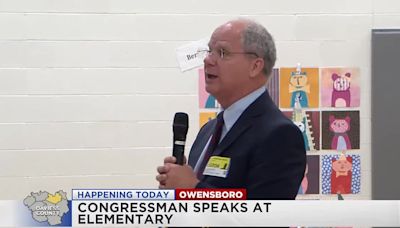 Ky. Congressman Brett Guthrie speaks with students of Craven Elementary