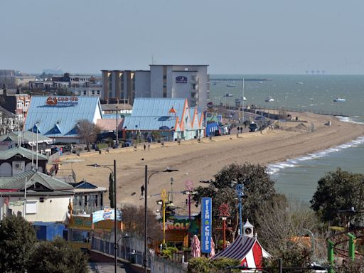 Witness says ‘machete-wielding youths’ fought after groups descended on Southend