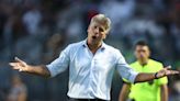 El entrenador de Gremio pide a sus jugadores dejar el campo tras una roja a Diego Costa