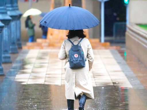 ¡Aparte de Santiago! Alejandro Sepúlveda cuenta en qué regiones del país seguirá lloviendo en las próximas horas