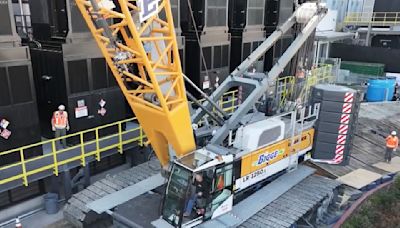 Construction company debuts one of the first all-electric cranes: 'It's an exciting new innovation in the heavy lifting space'