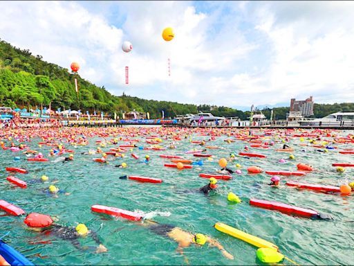 日月潭泳賽2913人競游 卓承齊10連霸