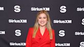 Kelly Clarkson Says She ‘Loves Losing Weight’ but Struggles With Jeans: ‘Hard When You Have a Butt’