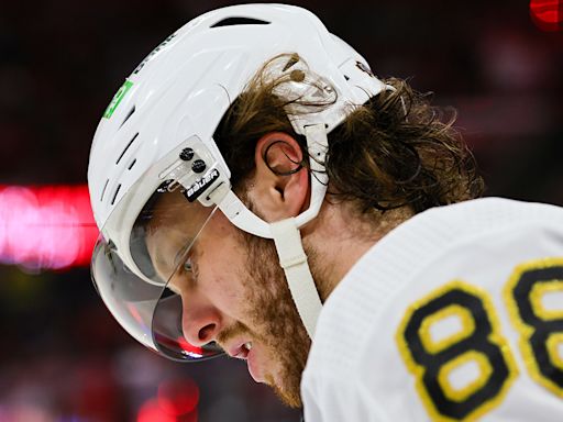 Pastrnak reacts to fight vs. Tkachuk: ‘I'd do anything for these guys'