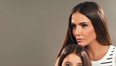 Deborah Secco exibe ensaio encantador com a filha, Maria Flor