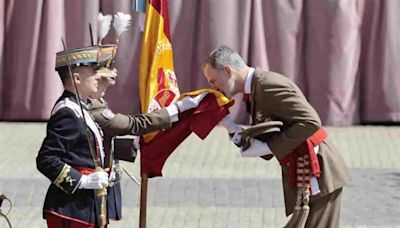 La emotiva jura de bandera del Rey Felipe VI en Zaragoza ante la presencia de Leonor como testigo