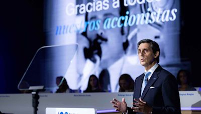 Álvarez-Pallete recibe unos 2,17 millones en acciones de Telefónica por los objetivos alcanzados entre 2021 y 2024