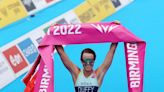 Flora Duffy, en una carrera contrarreloj para mantener su título de triatlón