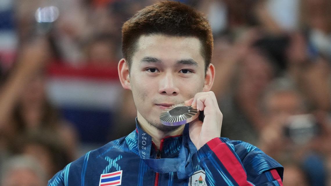 Thailand wins first Olympic badminton medal