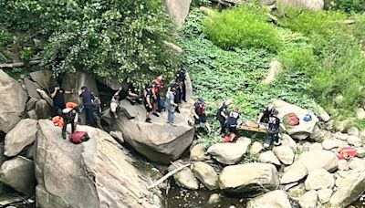 Child rescued after falling onto rocks near Black River in Elyria