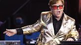 Elton John subasta toda su ropa en Internet