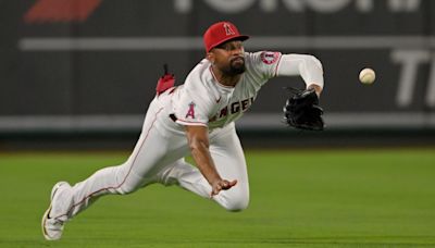 Angels experiment with Jo Adell in center field