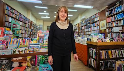 Pilar García Santos, cuarta generación de la librería más antigua de Mendoza