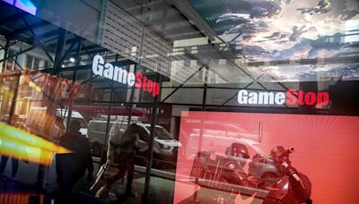 GameStop and AMC Extend Slump as Meme-Fueled Rally Unravels