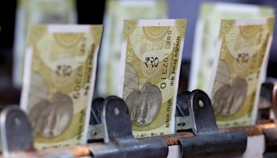 Rupee sees range-bound trade against U.S. dollar in morning deals