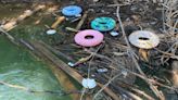 University of Oregon students help trash lake in N. California