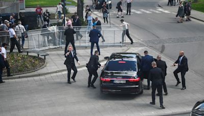 El primer ministro de Eslovaquia, Robert Fico, recibió varios disparos en un ataque con "motivaciones políticas"