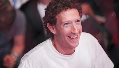 Mark Zuckerberg is asking the audience to help rate his AI-generated drip