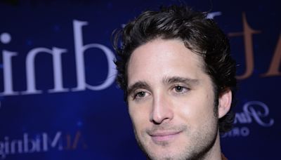 Diego Boneta asegura que al igual que Danna Paola, tuvo que cambiar su nombre artístico