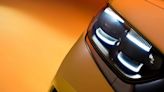 Novo Ford Capri 2025 mostra farol e lanterna em teasers antes da estreia