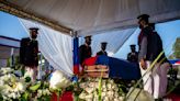 A medida que la policía de Haití se retira, las pandillas toman el control de gran parte de la capital
