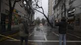 Miles de damnificados y caos por intensas lluvia en Santiago de Chile y el centro del país